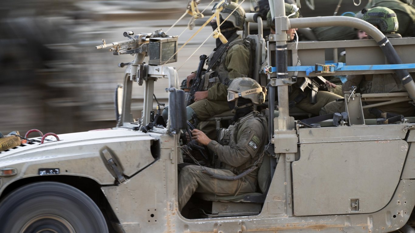 "Хамас" освободи трета група заложници в Газа в рамките на споразумението за примирие
