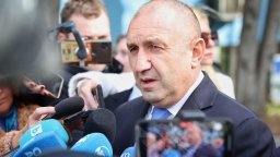 Разследват фалшив клип с президента Румен Радев