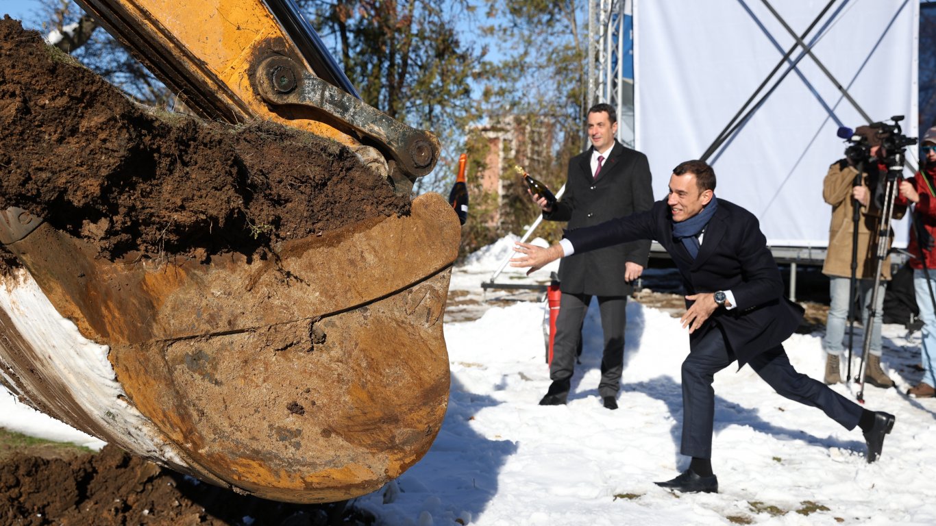 Васил Терзиев и Георги Гвоздейков дадоха начало на строежа на новия лъч на метрото (снимки)