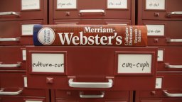 "Un natif" C'est le mot du dictionnaire de 2023 "Merriam Webster"