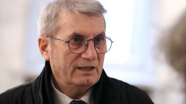 По думите му лечебното заведение е в лошо финансово състояние