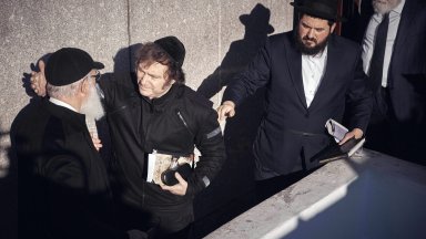 По малко от две седмици преди да встъпи в длъжност и