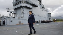 Френски кораб с полева болница на борда прие първите си пациенти от ивицата Газа
