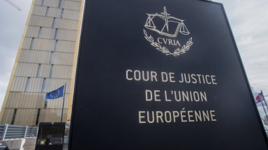 Съдът на ЕС: Публичният сектор може да забранява носенето на религиозни символи