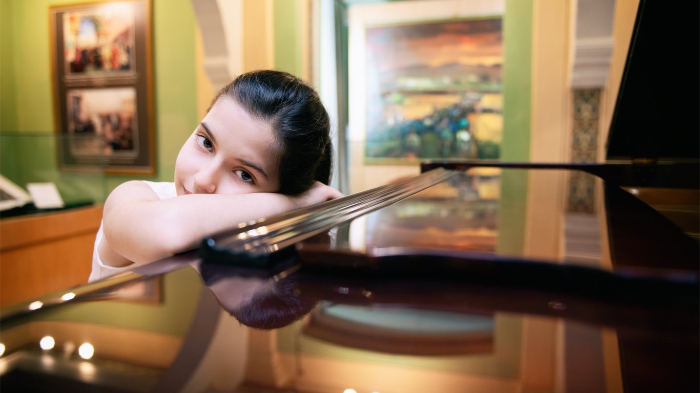 "Изгряващи звезди" - Хрисиана Савова и красотата на музиката