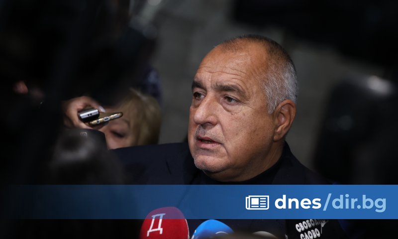 Борисов каза, че на премиера Денков може да му каже,