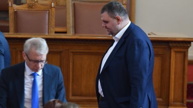 ПП с позиция срещу "безпочвените критики на г-н Пеевски" към премиера Денков