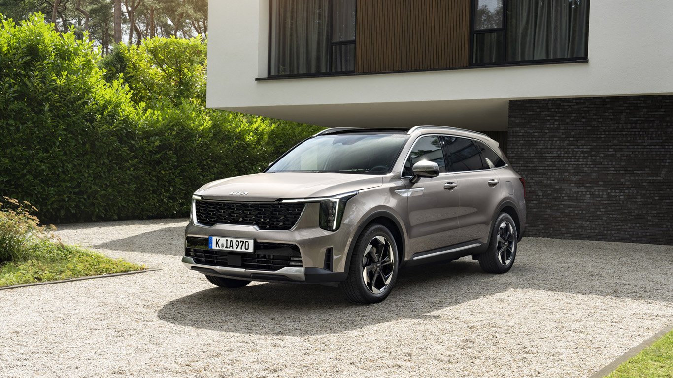 Kia Sorento получи модерен дизайн и богата гама от двигатели