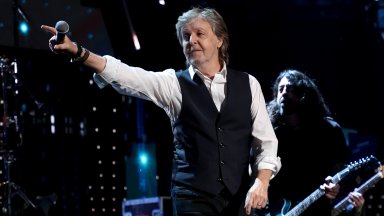 Пол Маккартни изнесе изненадващ концерт пред публика от 300 души в Бразилия
