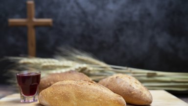 На Андреевден се меси пита и се слагат на масата