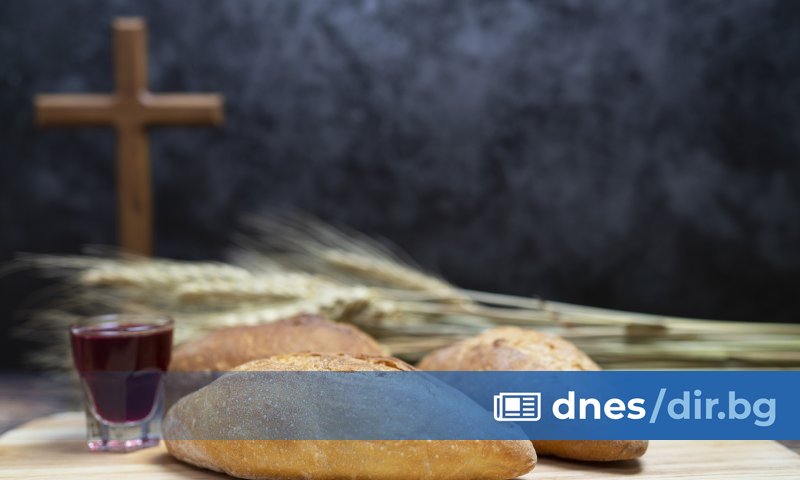 На Андреевден се меси пита и се слагат на масата