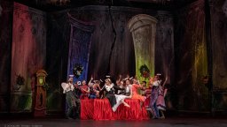 Пловдивската опера представя два спектакъла "Дългата коледна вечеря" и "Жени в ре минор" днес пред старозагорската публика