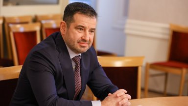 Проф Момчил Мавров ще подаде оставка като подуправител на НЗОК