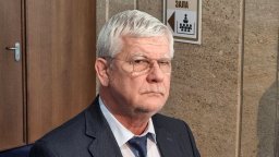 Вътев: Няма данни за внос на месо и яйца, които се продават у нас като български