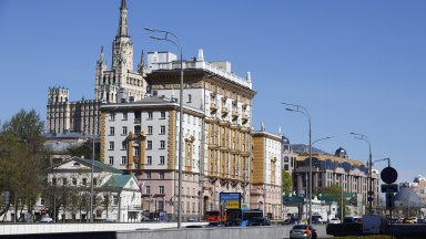 Буквите са били поставени в знак на почит към руските