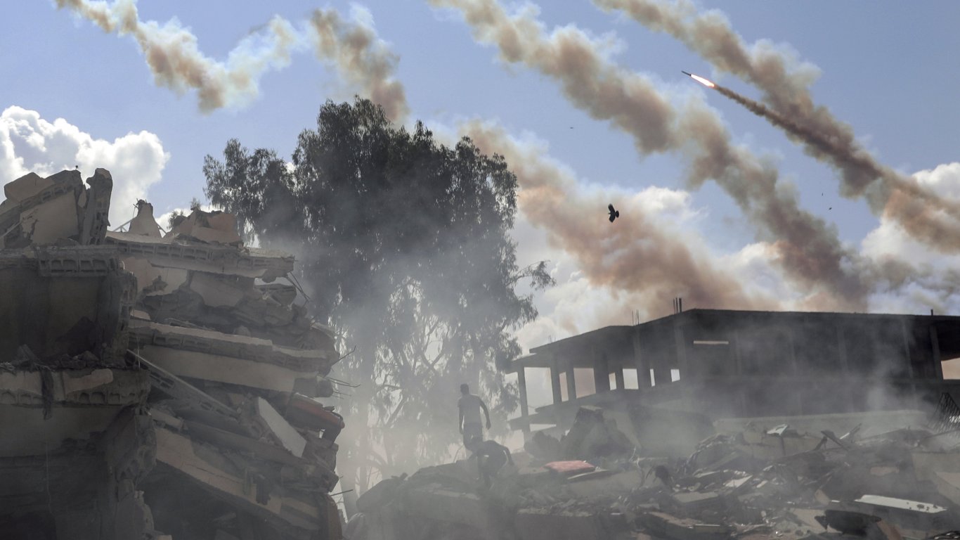 Бомби и въздушни удари: Днес е денят с най-тежките сражения от началото на войната в Газа