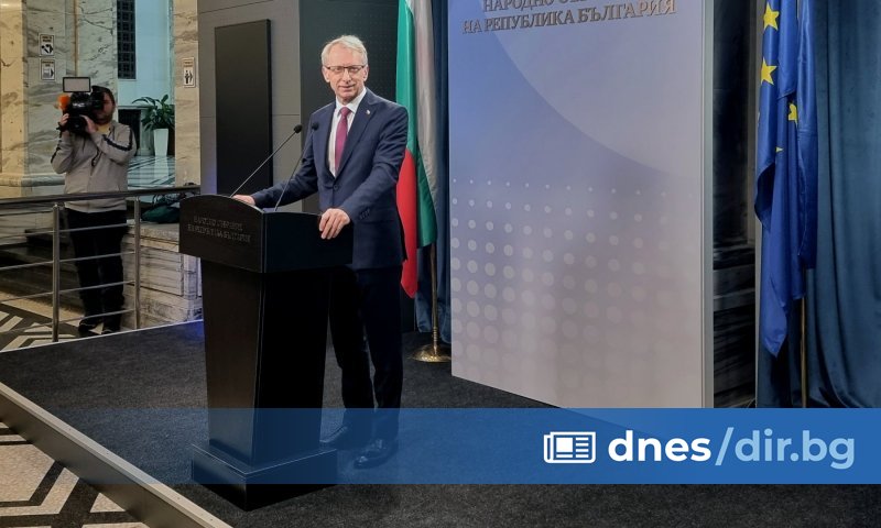 Според него в парламента са били нарушени два основни принципа.