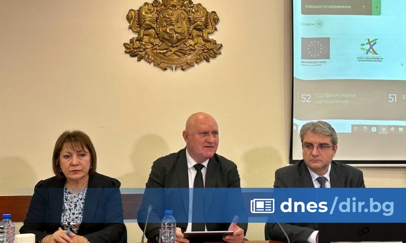 Най-висок среден облагаем доход получават завършилите Информатика и компютърни науки