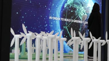 Предложенията на двете страни са опит за решаване на геополитически