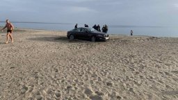 "Ягуар" на украинка заседна на Северния плаж в Бургас