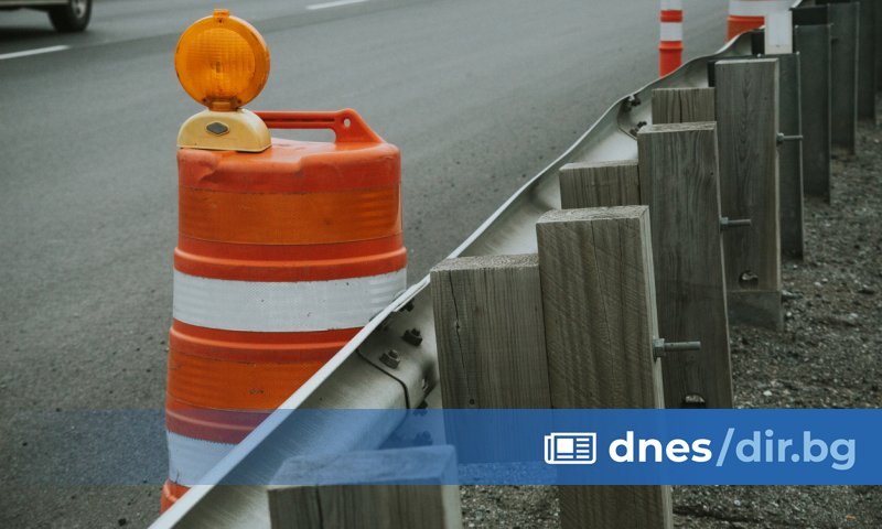 В района от няколко дни се извършва подмяна на мантинелите