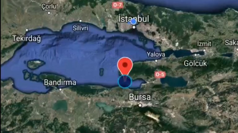 13 вторични труса след 5,1 по Рихтер в Турция, хора панически бягали към морския бряг (видео)