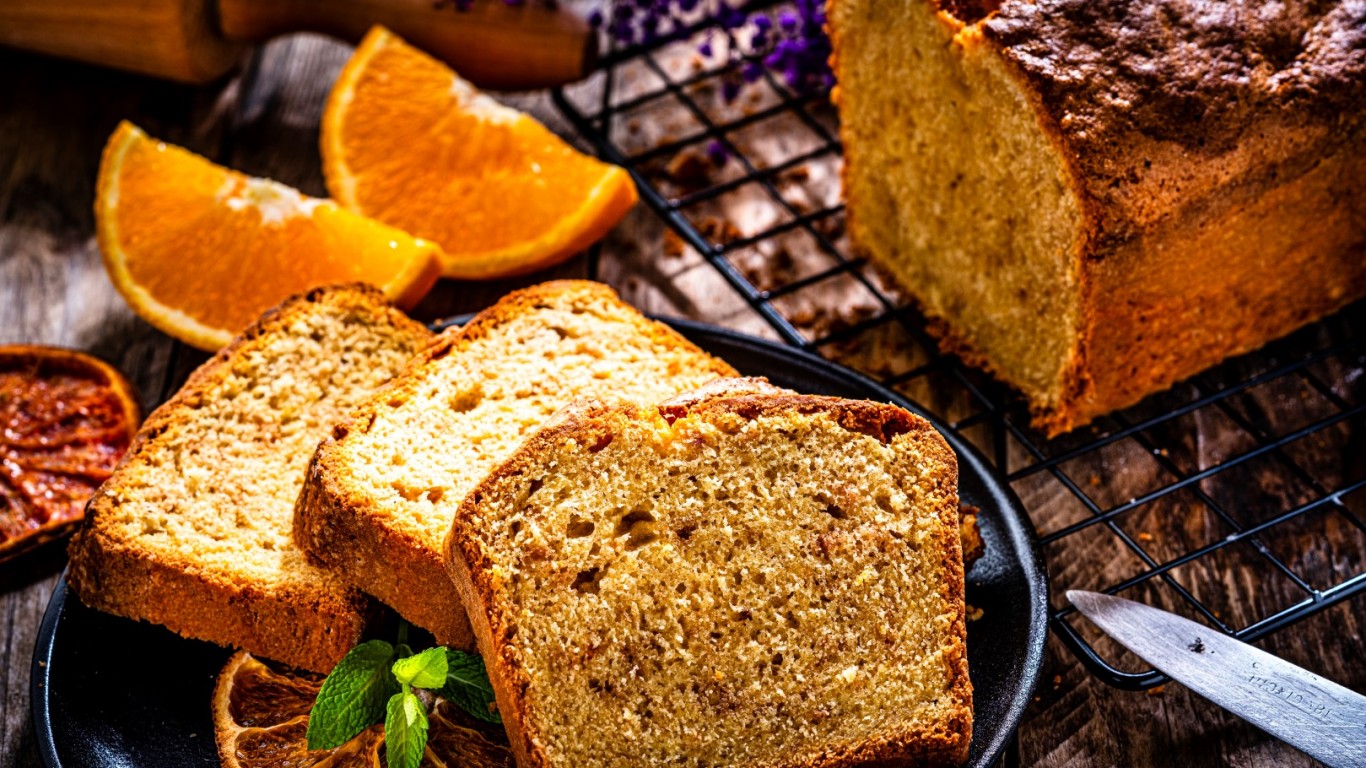 Свеж портокалов кекс с лимонов кърд