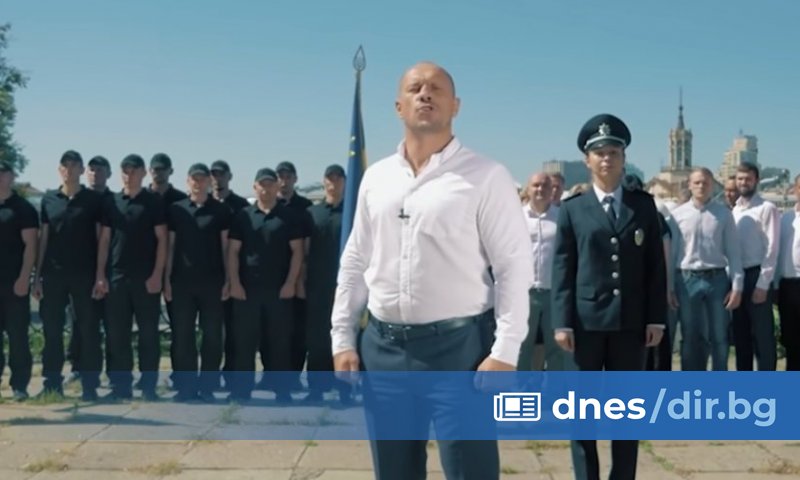 Кива беше член на парламента в Киев, преди Москва да