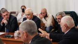 Комисията по отбрана одобри София да даде на Киев неизправни зенитни комплекси и ракети