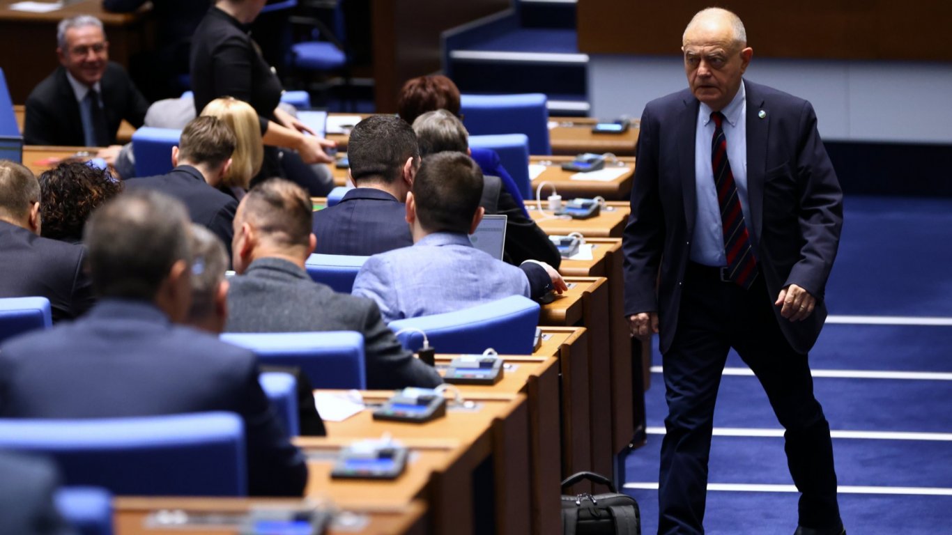 Атанас Атанасов сложи на масата план за реформа на спецслужбите