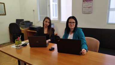 Стоянка Митева класен ръководител на учениците от втори клас в