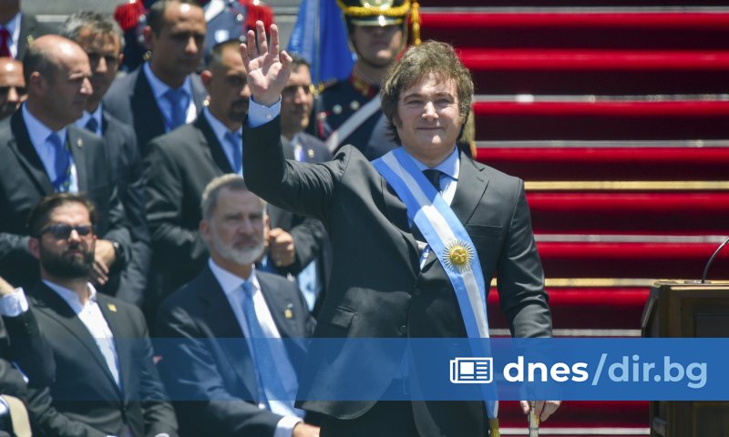 Милей е 12-и президент на Аржентина от завръщането на демокрацията