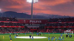 Трагедия: Смъртта на фен прекъсна мач от испанската Ла Лига (видео)