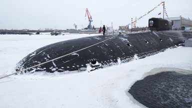 Той посети корабостроителницата Севмаш в град Северодвинск в северозападната част