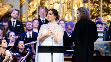 Соня Йончева представи за първи път концерта Коледа във Версай в кралския параклис на прочутия френски дворец