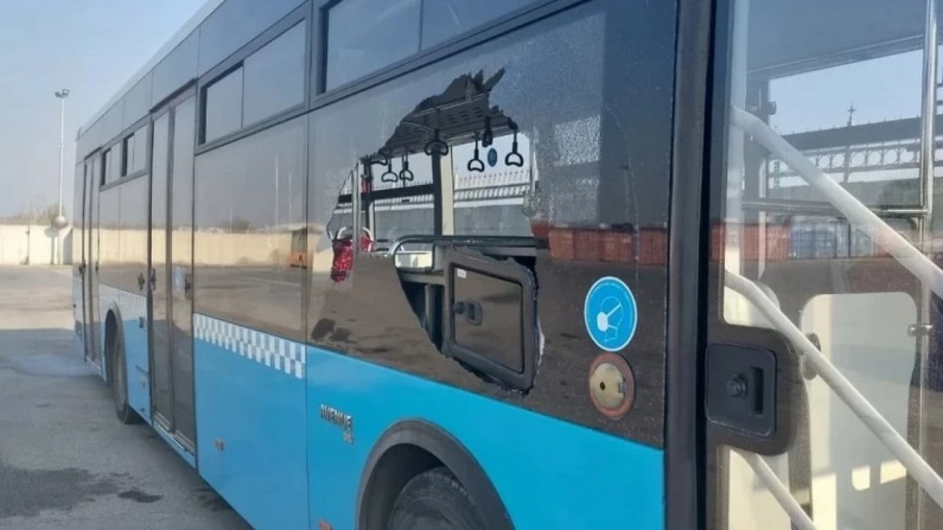 Ученикът, стрелял по автобус в Пловдив, получи 6-месечна пробация