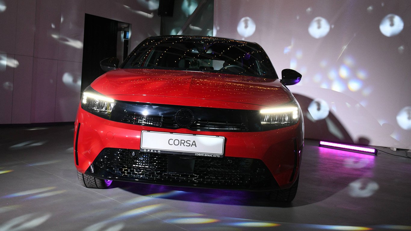 Новият Opel Corsa блесна у нас във вълнуващ червен цвят
