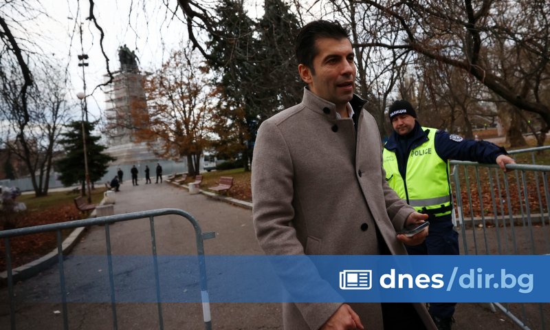 Фигурите се свалят от паметника и ще бъдат възстановени и