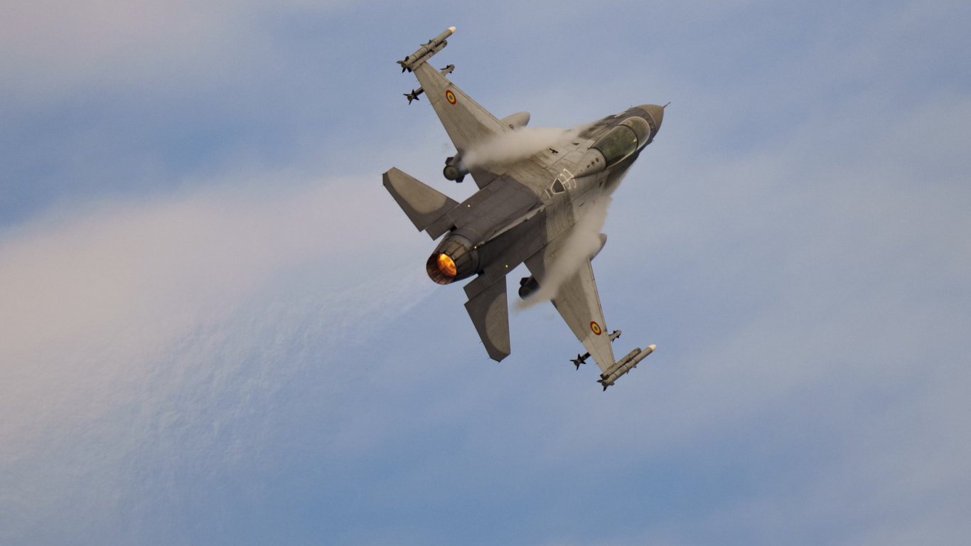 F-16 на гръцките военновъздушни сили се разби в Егейско море