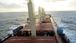 Похитеният кораб "Руен" е бил забелязан близо до Сомалия, може да се ползва за нападения