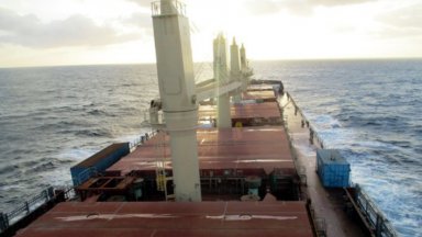 Българин от екипажа на похитения кораб "Руен" е бил евакуиран за оказване на медицинска помощ