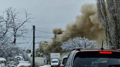 Издига се гъст дим В района движението се осъществява по бавно