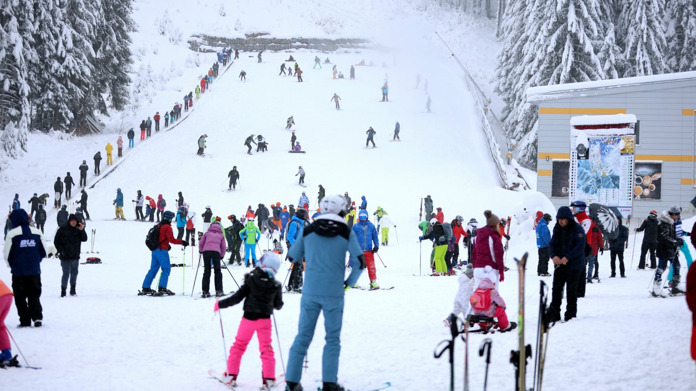 Ски легенди откриха зимния сезон в Банско (снимки)