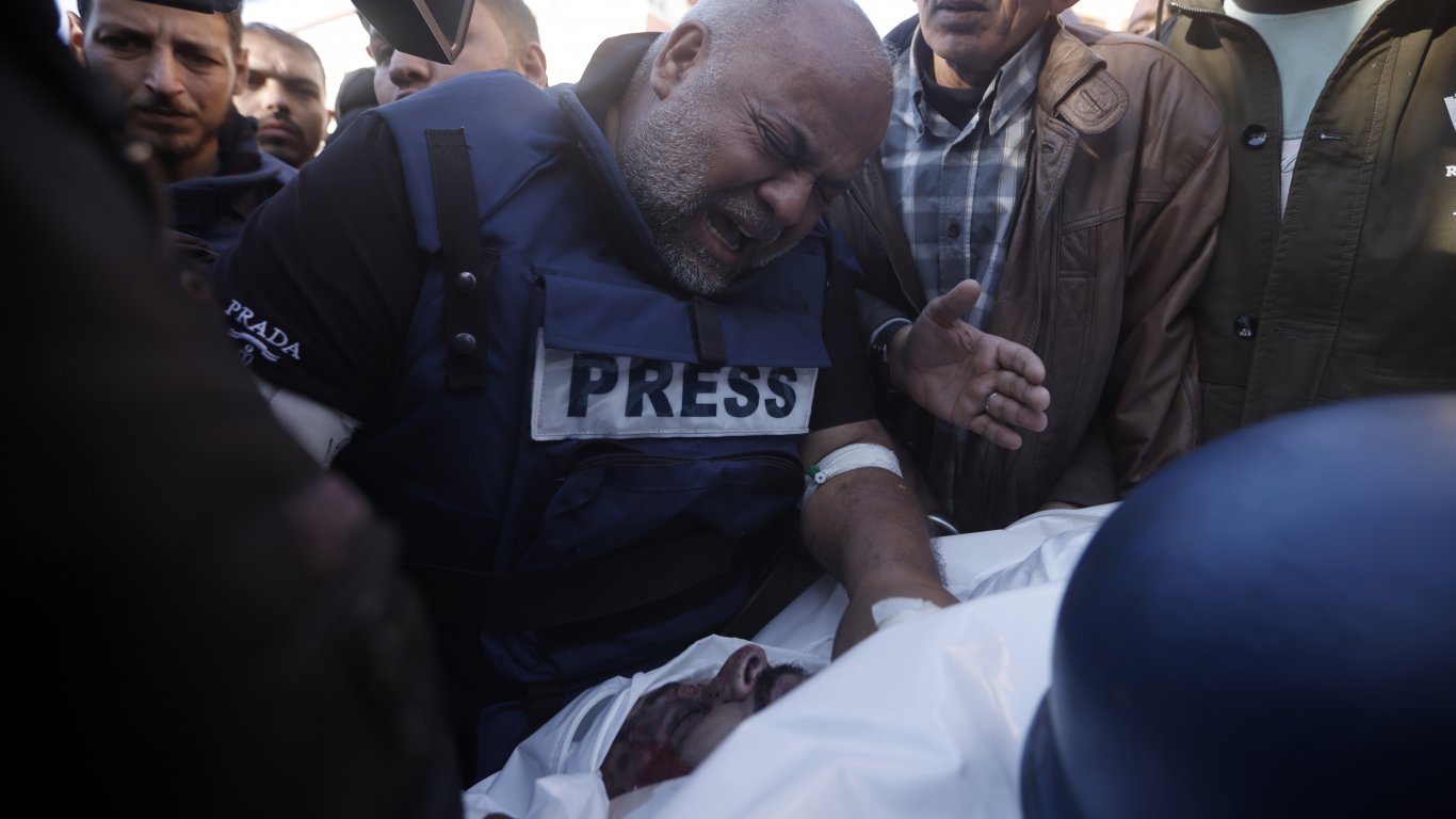 "Ал Джазира" завежда дело за военни престъпления заради убийството на оператор в Газа