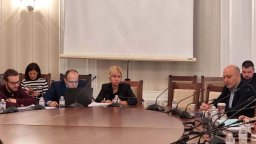 Ресорната комисия прие окончателно промените в Конституцията - във вторник влизат в зала