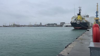 Гранична полиция в Бургас демонстрираха на Морската гара в областния