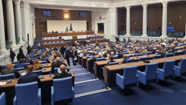 Второто четене на държавния бюджет тръгна и върви в мирно Народно събрание