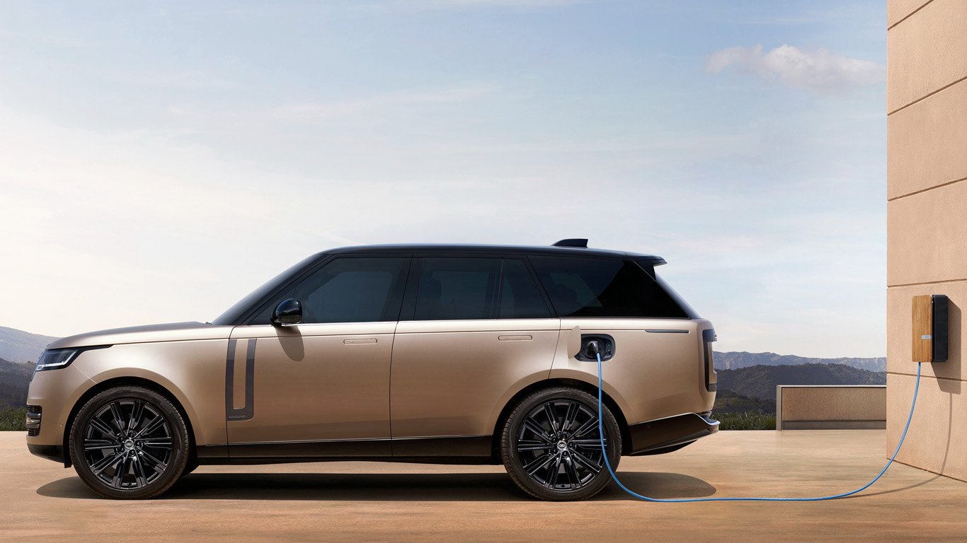 Първият електрически Range Rover ще се появи през 2024 година