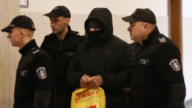 Причина за отлагането на старта на процеса бе отсъстващ защитник