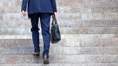 Вензиерски твърди че в онези години от партийното имущество на